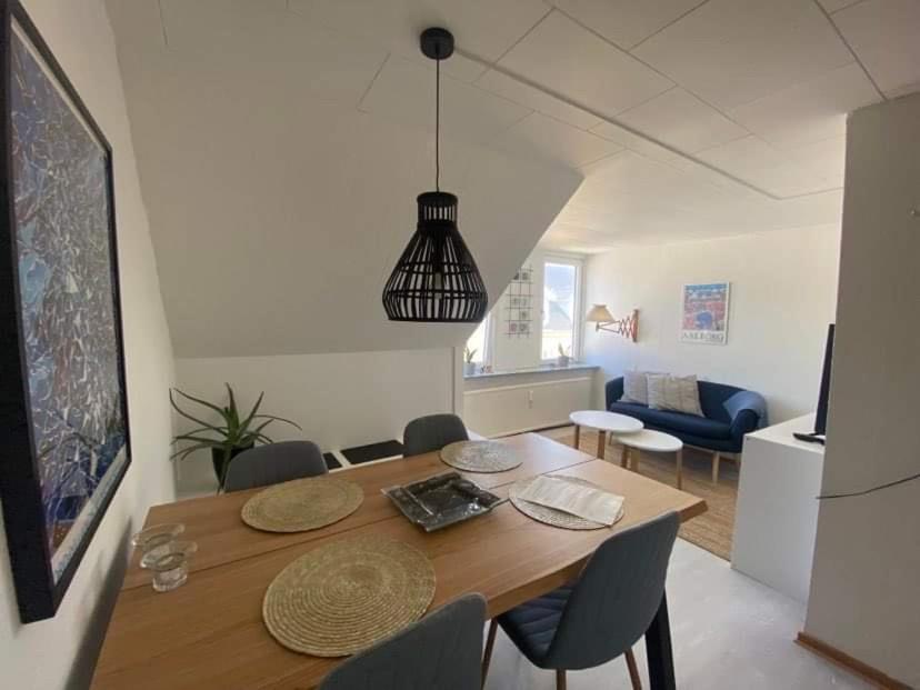Christina Apartamento Ålborg Exterior foto